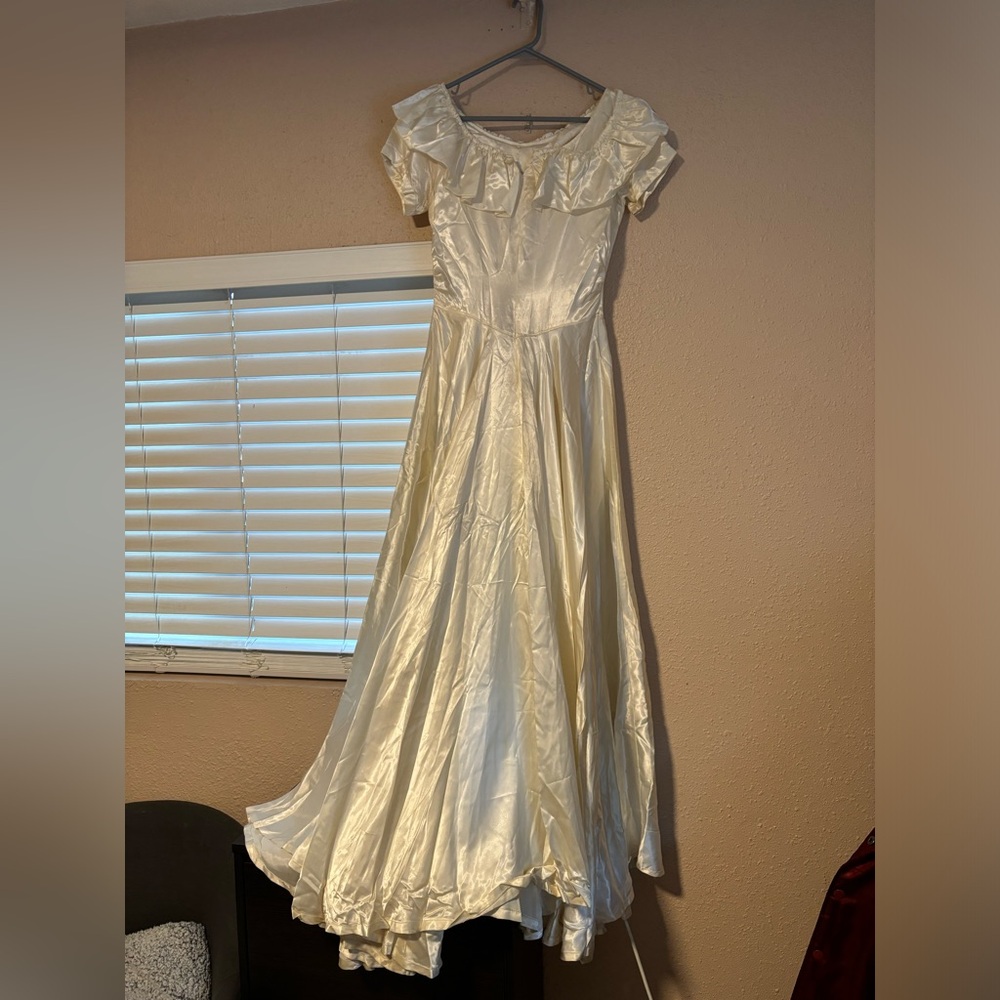 LAST CHANCE Vintage Ivory dress